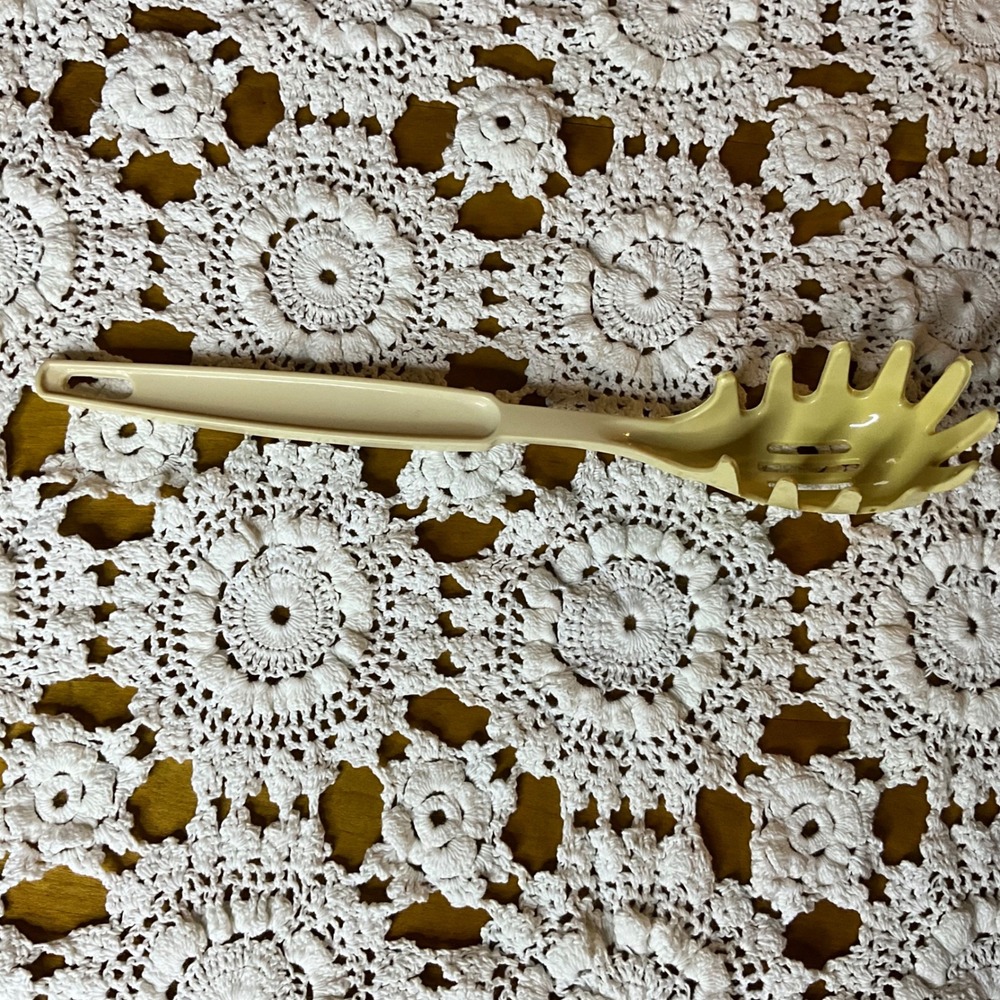 Ekco USA‎ Vintage Beige Plastic Spaghetti Server Utensil Dishwasher Safe